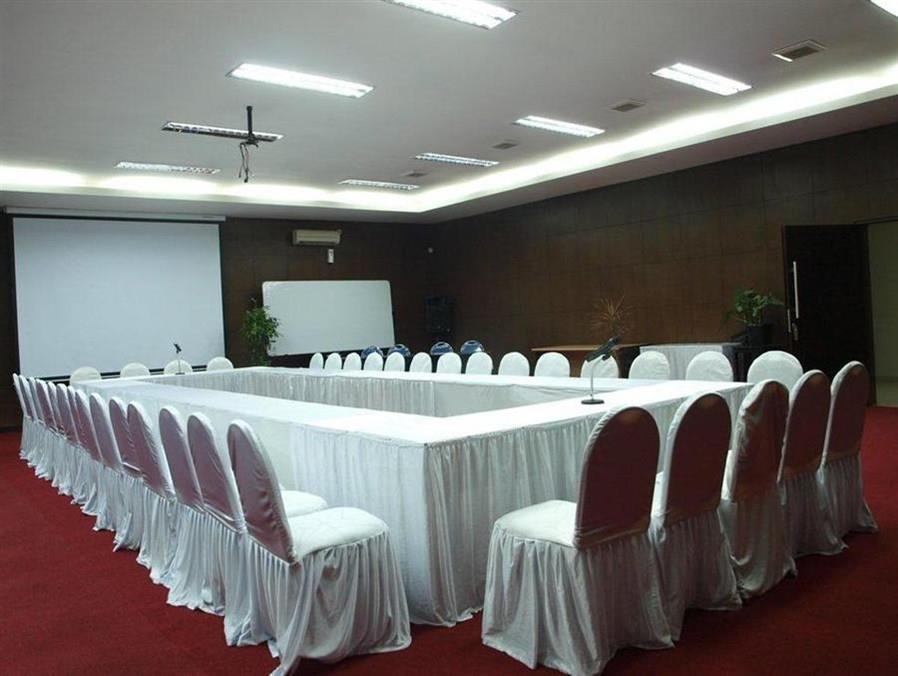 Jatinangor Hotel & Restaurant Cileunyi Exterior foto
